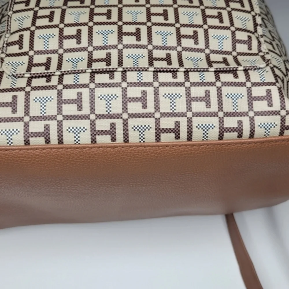 Tommy Hilfiger Large Tan & Cream Women's Backpack, 12×11×6, EUC